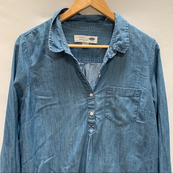 Old Navy Denim Maternity Womens Blouse  Size Medium EUC - Picture 2 of 2
